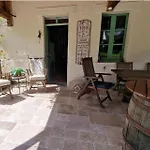 度假居 3 Bed Sleeps 6 - Enclosed Patio -fireplace