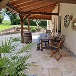 度假居 3 Bed Sleeps 6 - Enclosed Patio -fireplace Beaucoudray