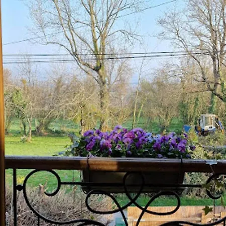 3 Bed Sleeps 6 - Enclosed Patio -fireplace * Beaucoudray