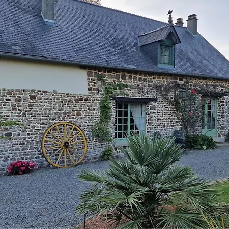 3 Bed Sleeps 6 - Enclosed Patio -fireplace * Beaucoudray